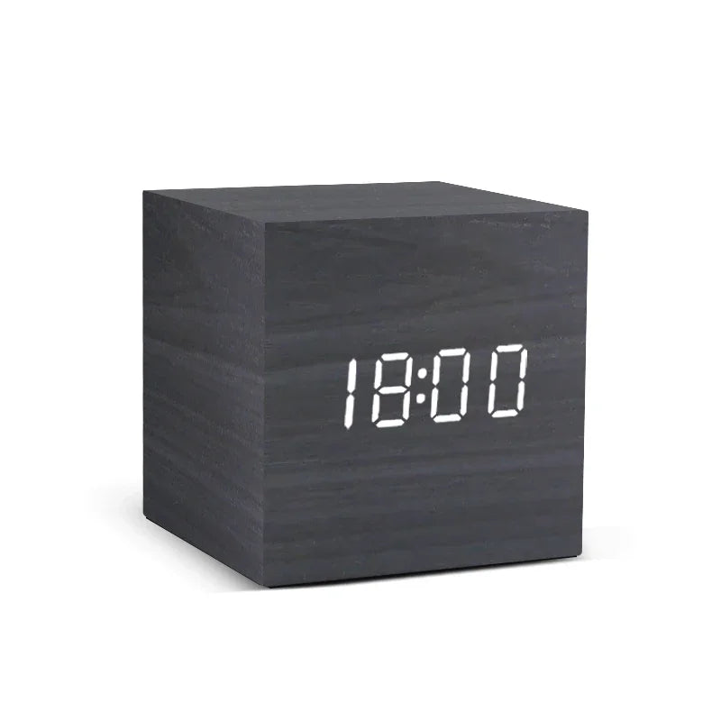 Veilleuse numérique en bois avec commande sonore et affichage LED